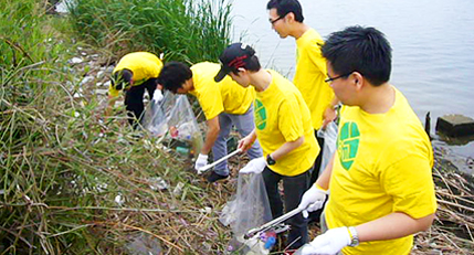 清掃ボランティア参加・地域行事への協賛